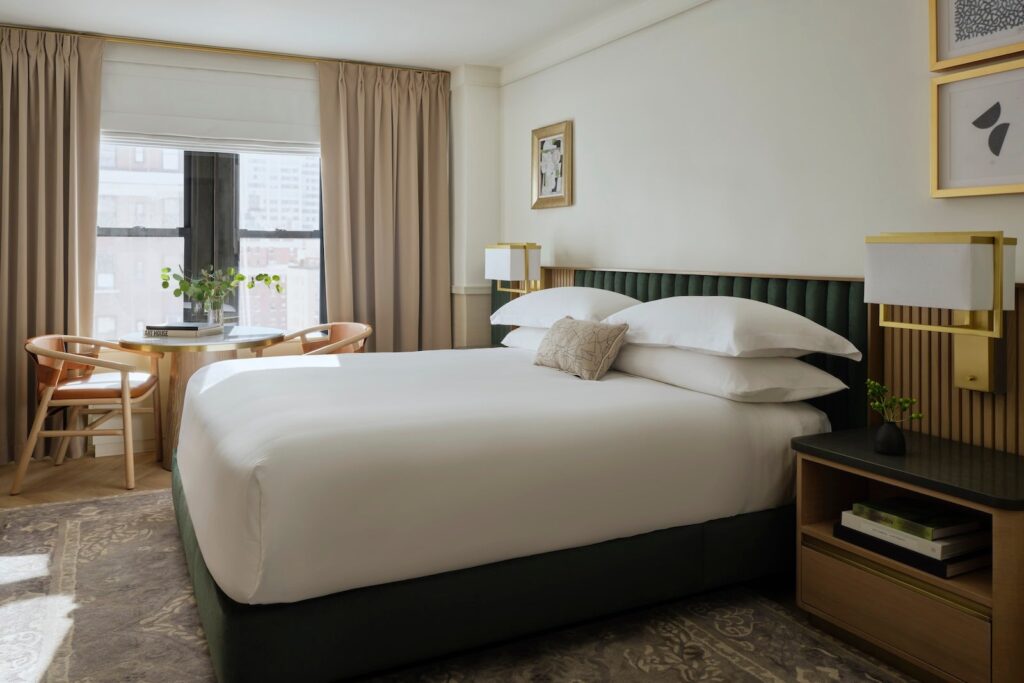 A townhouse-inspired Kimpton simply opened on New York's famed Park Road kimptonashbelguestroom.jpg
