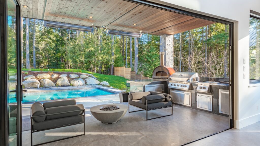 77% of Householders Are Splurging for Prime-Finish Yard Renovations f0cfc318cdda88e9f40390d1b48b67caw c1021714853srd q80.jpg