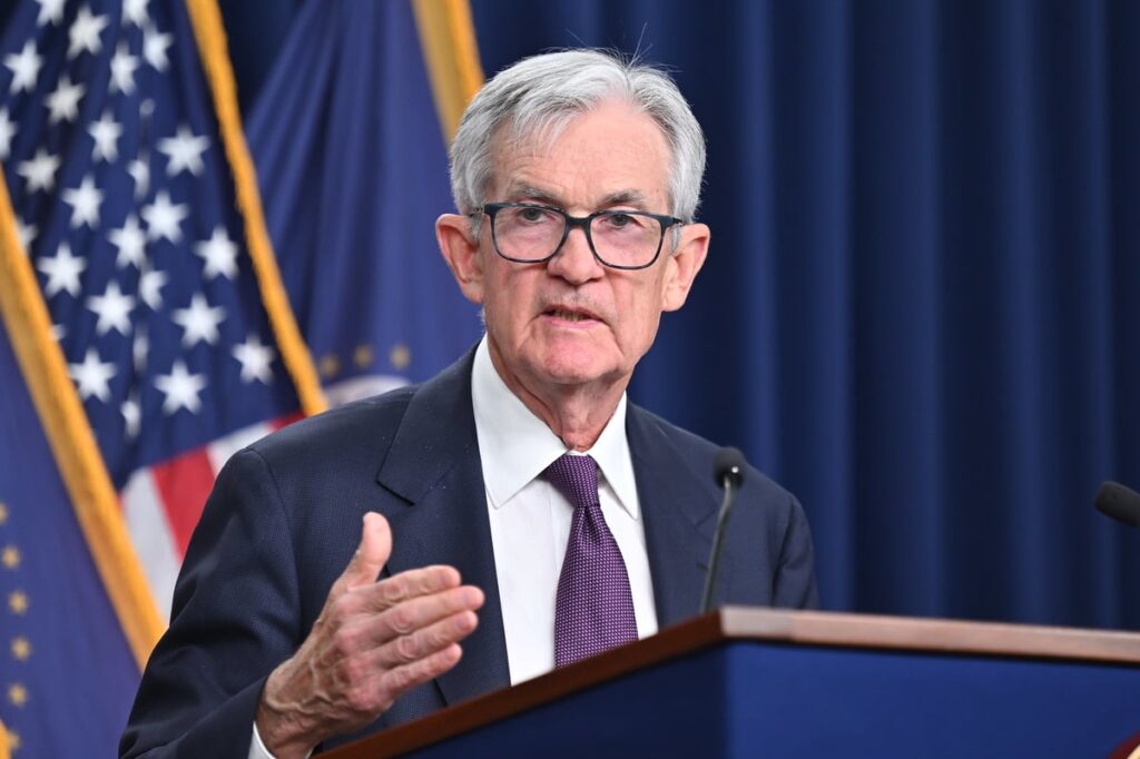 urlhttps3a2f2fg.foolcdn.com2feditorial2fimages2f8642712fjerome powell federal reserve field.jpeg