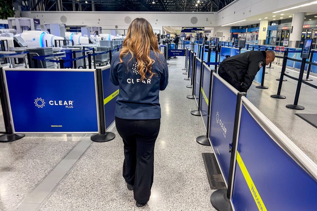 20250421 okland clear boarding gate alaska digital bag tag chenderson 39.jpg