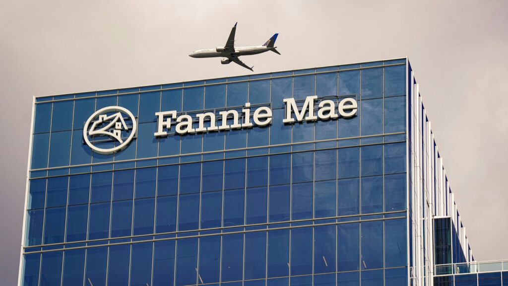 Fannie Mae's Loan Holdings Balloon in Bid To Cut back Charges 3ec46cd6d05cce6c7dcd889e2786d6d7w c3289347765srd q80.jpg
