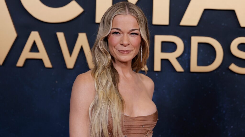 LeAnn Rimes Breaks Silence on ‘Actual Housewives of Beverly Hills’ Rumors 8e2a07699823e61b4aa8233c6d5a038bw c3146670732srd q80.jpg
