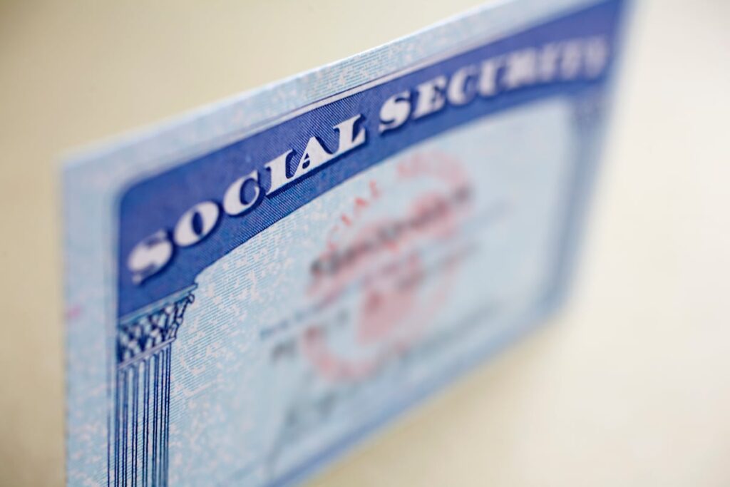 Why Some Retirees Will have to Declare Social Safety at 62 -- Although Ready Till 70 Can pay Extra urlhttps3a2f2fg.foolcdn.com2feditorial2fimages2f8672362fsocial security card.jpgw1200op.jpeg