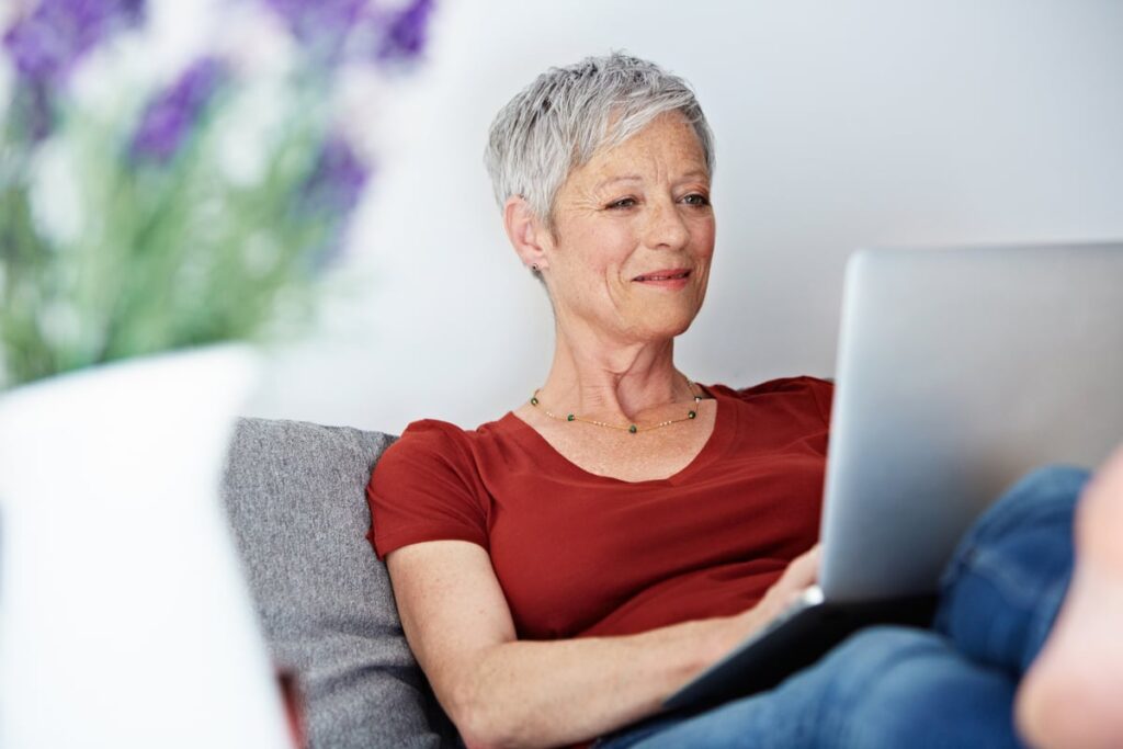Operating Whilst Claiming Social Safety Early? You May Be Eligible for a Long term Receive advantages Spice up. urlhttps3a2f2fg.foolcdn.com2feditorial2fimages2f8692922folder woman laptop gettyimages 4953.jpeg
