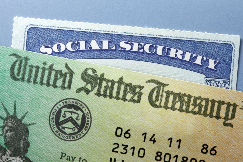 urlhttps3a2f2fg.foolcdn.com2feditorial2fimages2f8699222fsocial security check and card.jpg