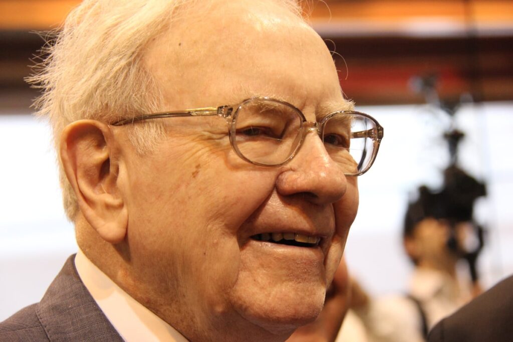 Warren Buffett's Successor, Greg Abel, May just Have Purchased Any of 478 S&P 500 Firms -- however Selected to Pile $234 Million Into the Oracle of Omaha's Favourite Inventory urlhttps3a2f2fg.foolcdn.com2feditorial2fimages2f8708222fbuffett11 tmf.jpgw1200opresize.jpeg