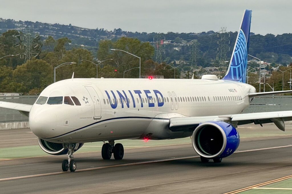 United unveils new routes to California, St. Croix and Mexico united planes sfo 7.jpg