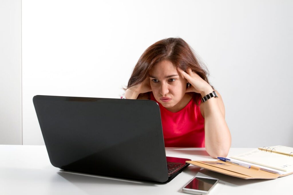 urlhttps3a2f2fg.foolcdn.com2feditorial2fimages2f8729032fperson looking frustrated with comp.jpeg