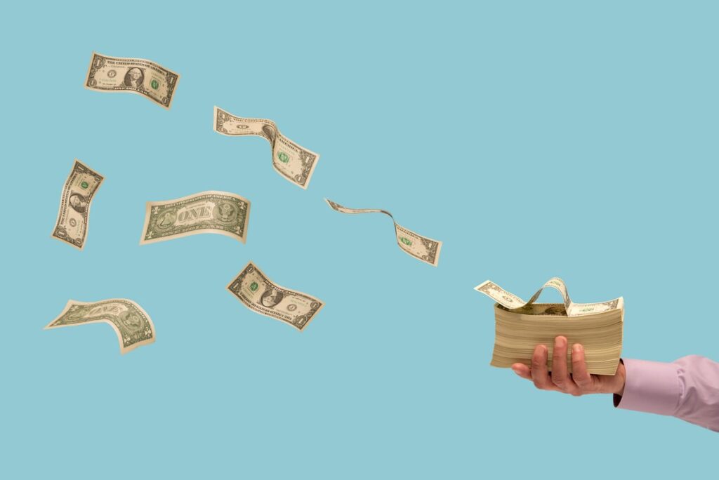 Prediction: Some SpaceX IPO Traders Are About to Be told an Pricey Lesson urlhttps3a2f2fg.foolcdn.com2feditorial2fimages2f8732332fdollar bills flying off a stack of.jpeg